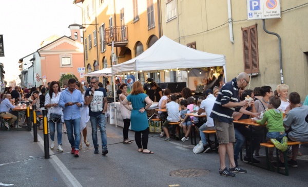A Carugate shopping e divertimento sotto le stelle