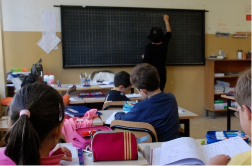 A Cernusco i vandali devastano la scuola e i bimbi rimangono al freddo