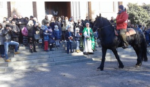 A Trecella cani, gatti e cavalli in fila per la benedizione