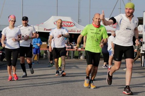 A Trezzano si corre lungo il Naviglio per un traguardo benefico