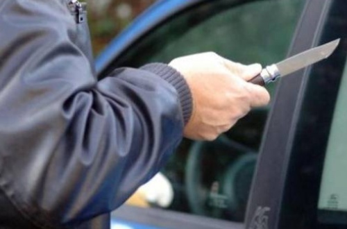 Sedicenne a spasso con un coltello in tasca: “Oggi è una moda”