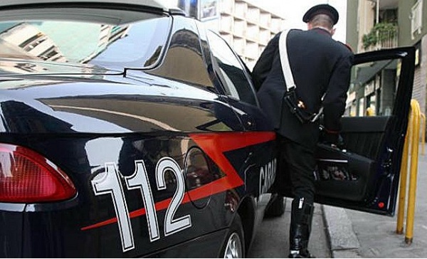 Bellinzago, 16enne arrestata per rapina