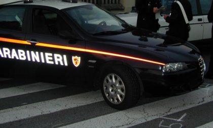 Blitz dei carabinieri all'istituto "Da Vinci" di Cologno, denunciato un baby pusher