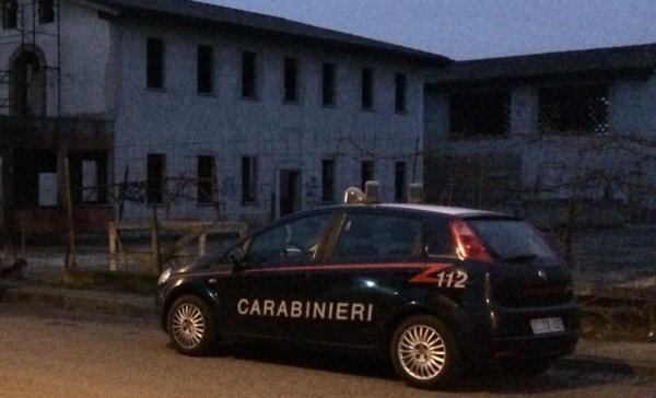Brugherio, blitz nella cascina occupata: arrestati due clandestini