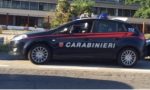 Cologno. Torna a casa ubriaco e si azzuffa con i coinquilini a coltellate