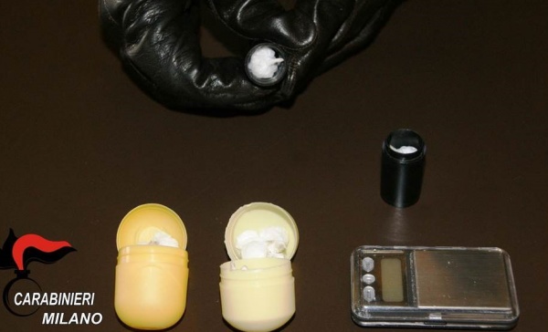 Droga nel rossetto, mamma arrestata a Cassano