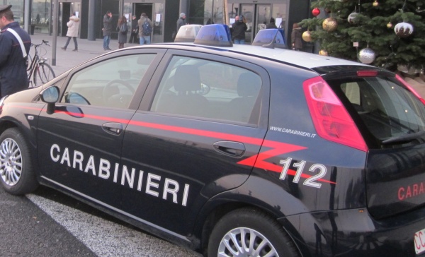 Fermato in auto a Cassina con un panetto di hashish