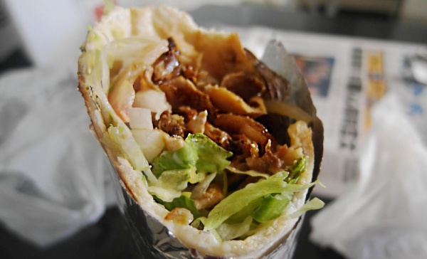 Fermato un carico abusivo di kebab a Cernusco