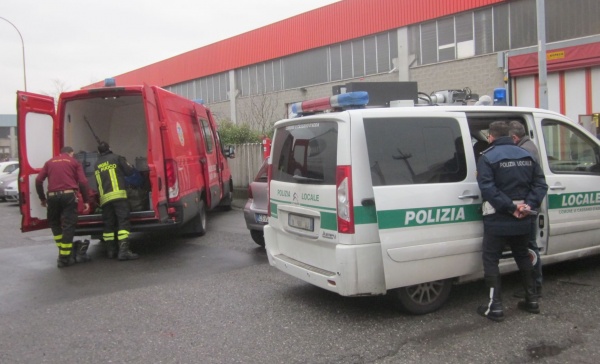 Fuoriesce un solvente a Cassano, operaio in ospedale