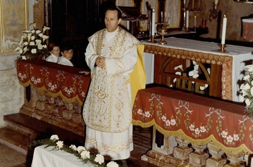 Gli occhi dell’ ex parroco si sono chiusi per sempre