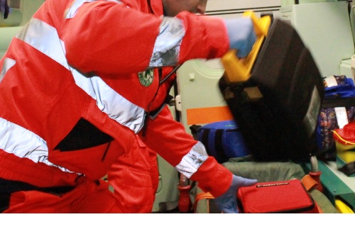 Contro un ostacolo si schiantano in due, malore a Cologno SIRENE DI NOTTE