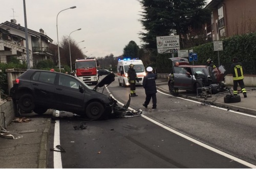 Pauroso frontale a Ronco, due feriti gravi