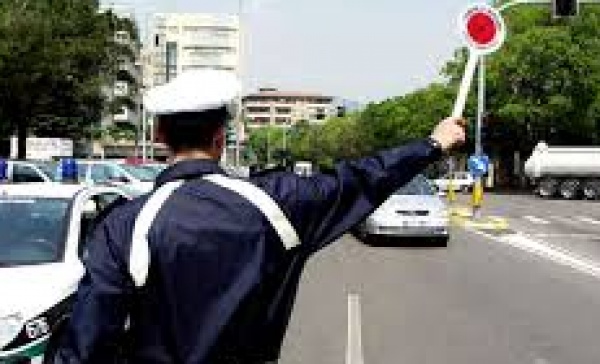 Al volante brillo, ritirata la patente al don