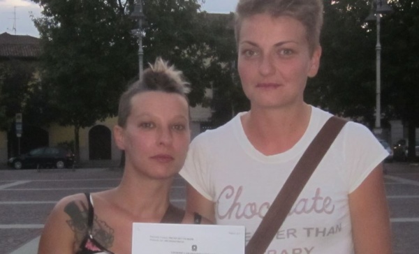 Pozzuolo, “Siamo state picchiate perché lesbiche”