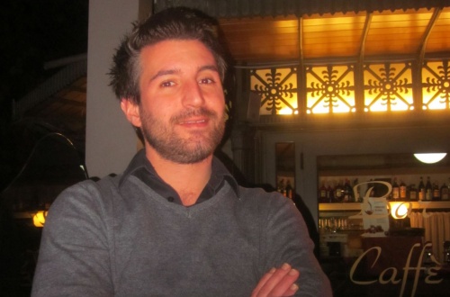 Risulta morto da 33 anni, ma sta benissimo