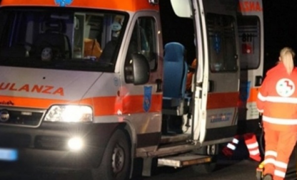 Sirene di notte: due uomini in ospedale
