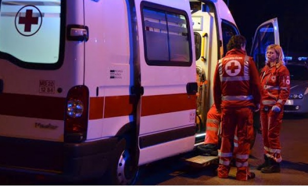Sirene di notte, scontri in strada: giovanissimi coinvolti