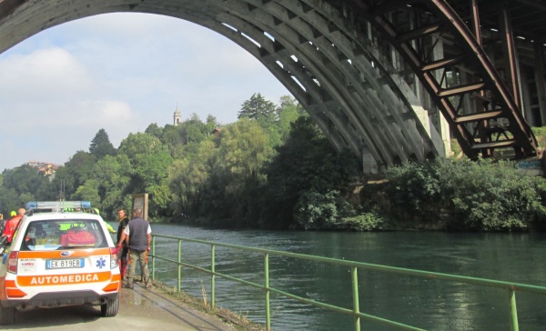 Rinvenuto cadavere sotto il ponte di Concesa a Trezzo