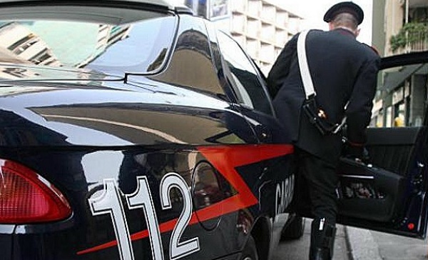 Trezzano Rosa, sorpreso a masturbarsi davanti all’asilo