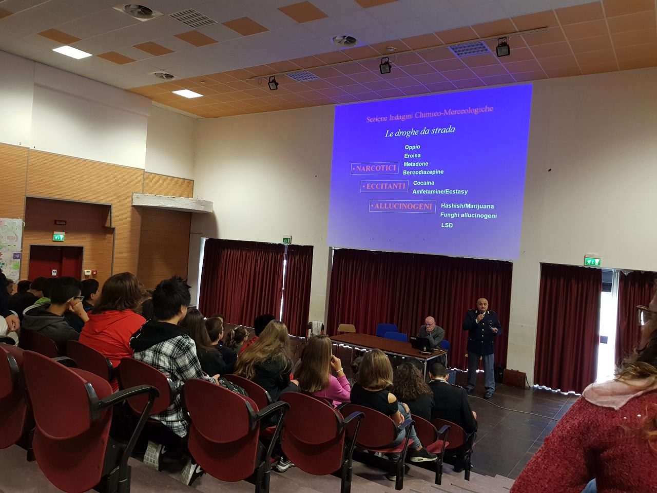 Stop alle droghe se ne parla a scuola con le Forze dell’ordine