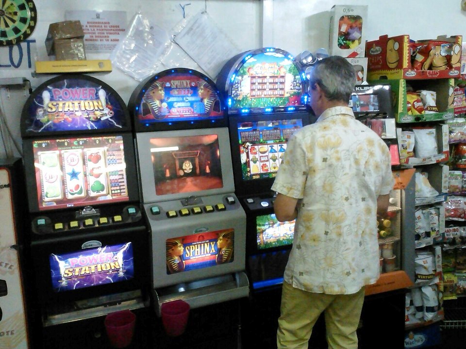 Slot irregolari nei bar di Cassano