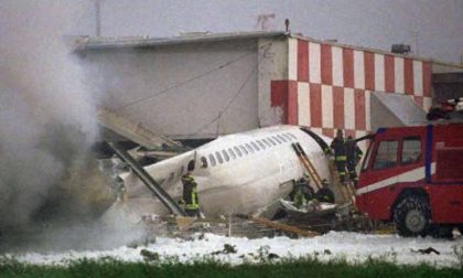Ventiquattro anni fa la tragedia di Linate, il ricordo delle 118 vittime