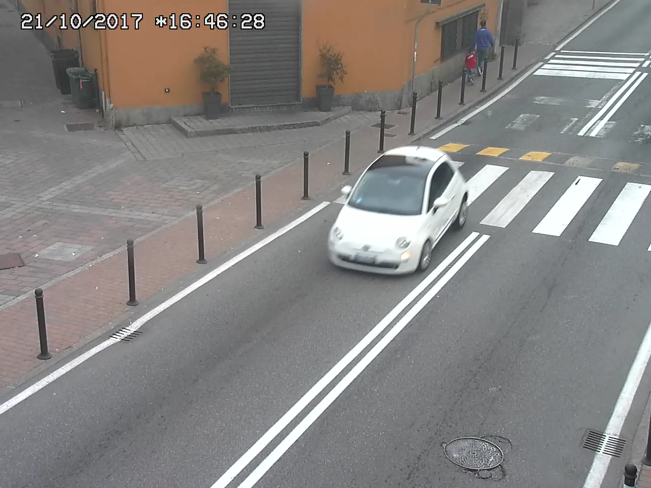 Sfugge al posto di blocco ma non alle videocamere