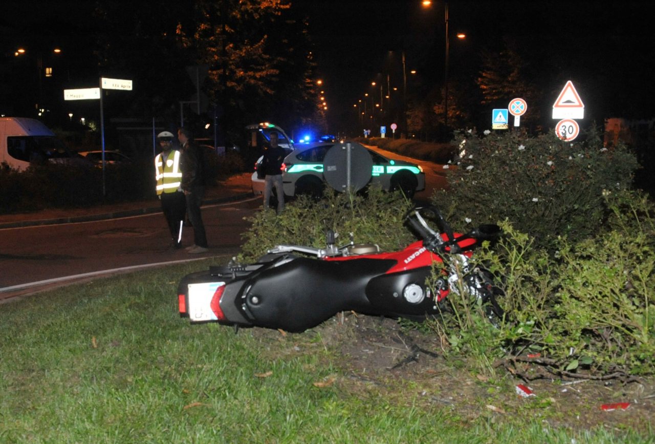 Cade dalla moto e perde la vita. Scomparso Andrea Bendoni