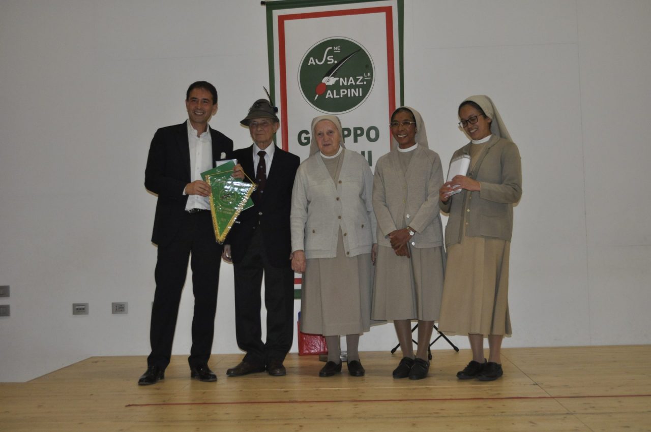 Alpini raccolti fondi per le piccole serve