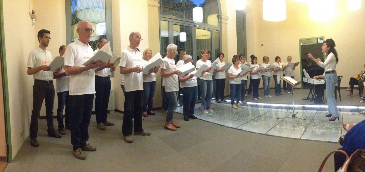 Coro dei diversamente intonati pronto al ritorno