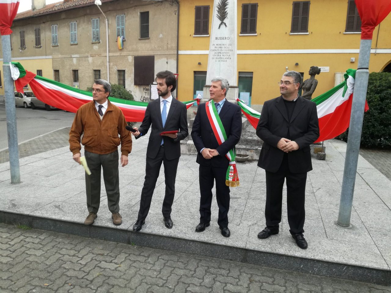 Comunità festa per il nuovo parroco