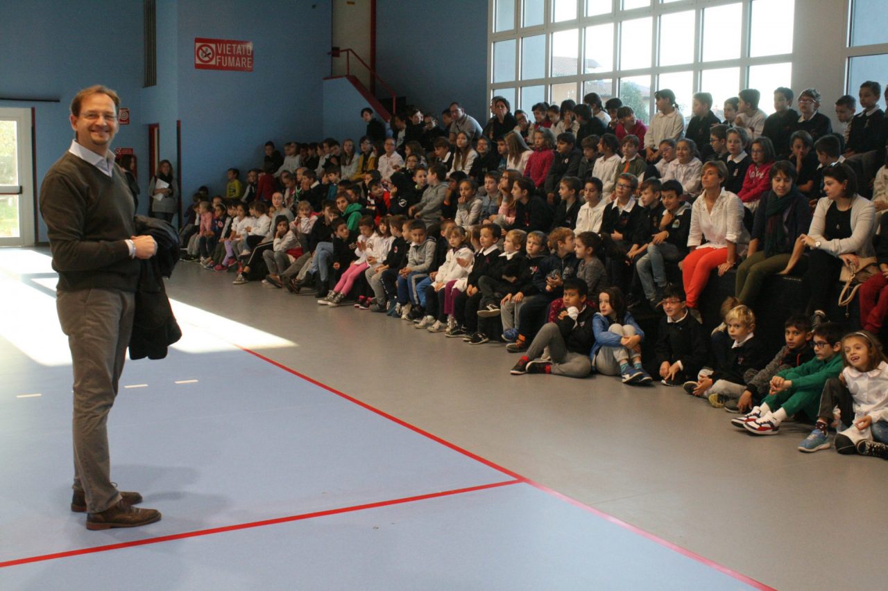 Il sindaco consegna la palestra della scuola ai bimbi LE FOTO