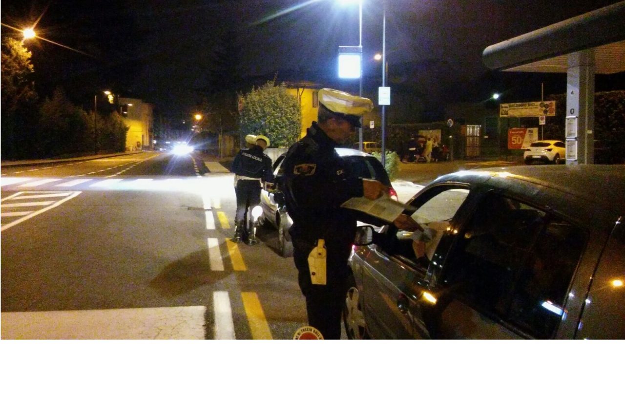 polizia locale-operazione smart-agente-controllo stradale