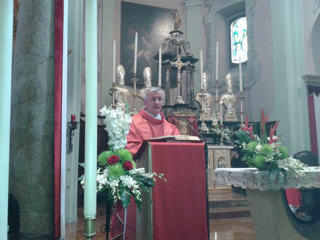 Don Giorgio difende Natale e presepi: “Gesù non è una statuina da spolverare”