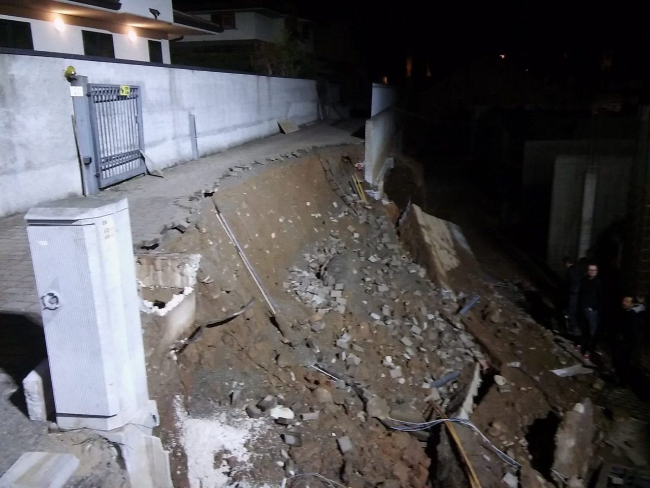 Smottamento in un cantiere edile paura a Trezzo Le FOTO