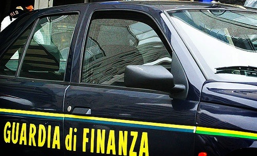 Riciclaggio internazionale arrestato titolare phone center