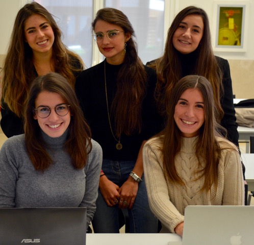 Comune rivoluzionato da cinque studentesse