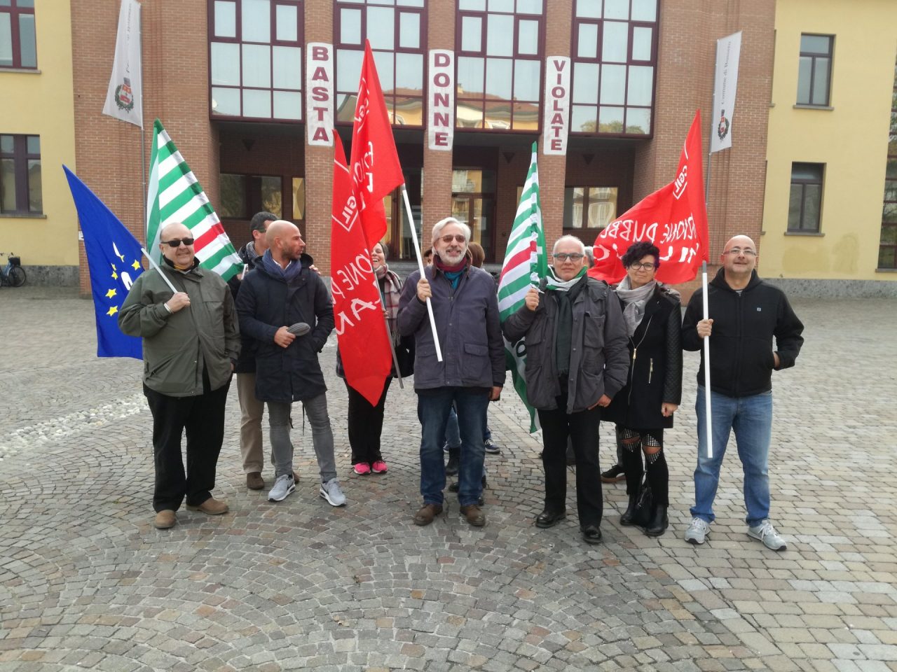 Niente soldi e i dipendenti comunali incrociano le braccia