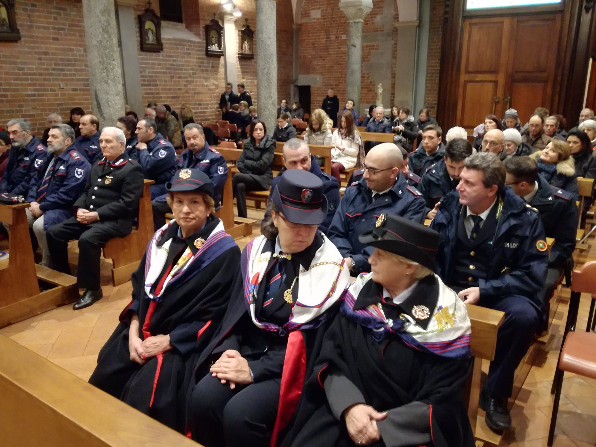Capitano Mario D'Aleo Cologno Monzese dedicazione labaro dell'Associazione nazionale carabinieri in congedo Messa a San Giuliano