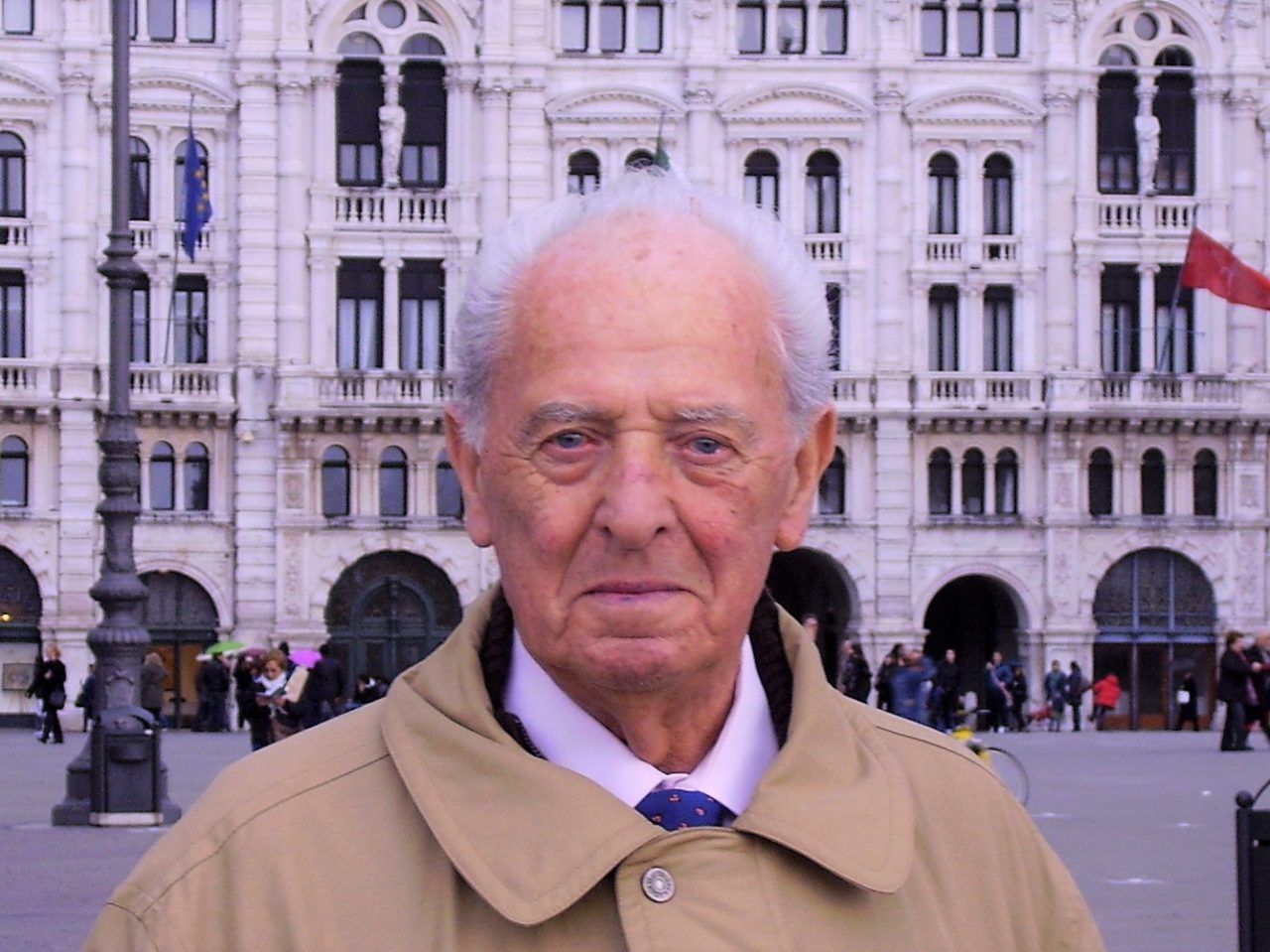 Due città in lutto per il professore
