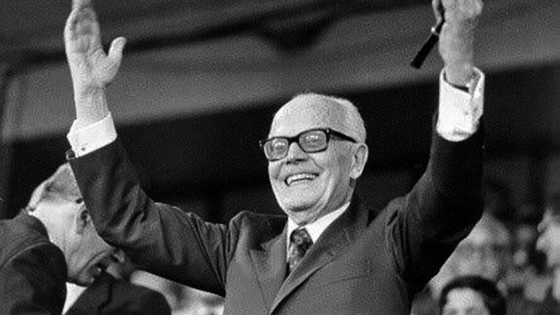 Casa Pound nella sala dedicata a Sandro Pertini? No, spostiamola