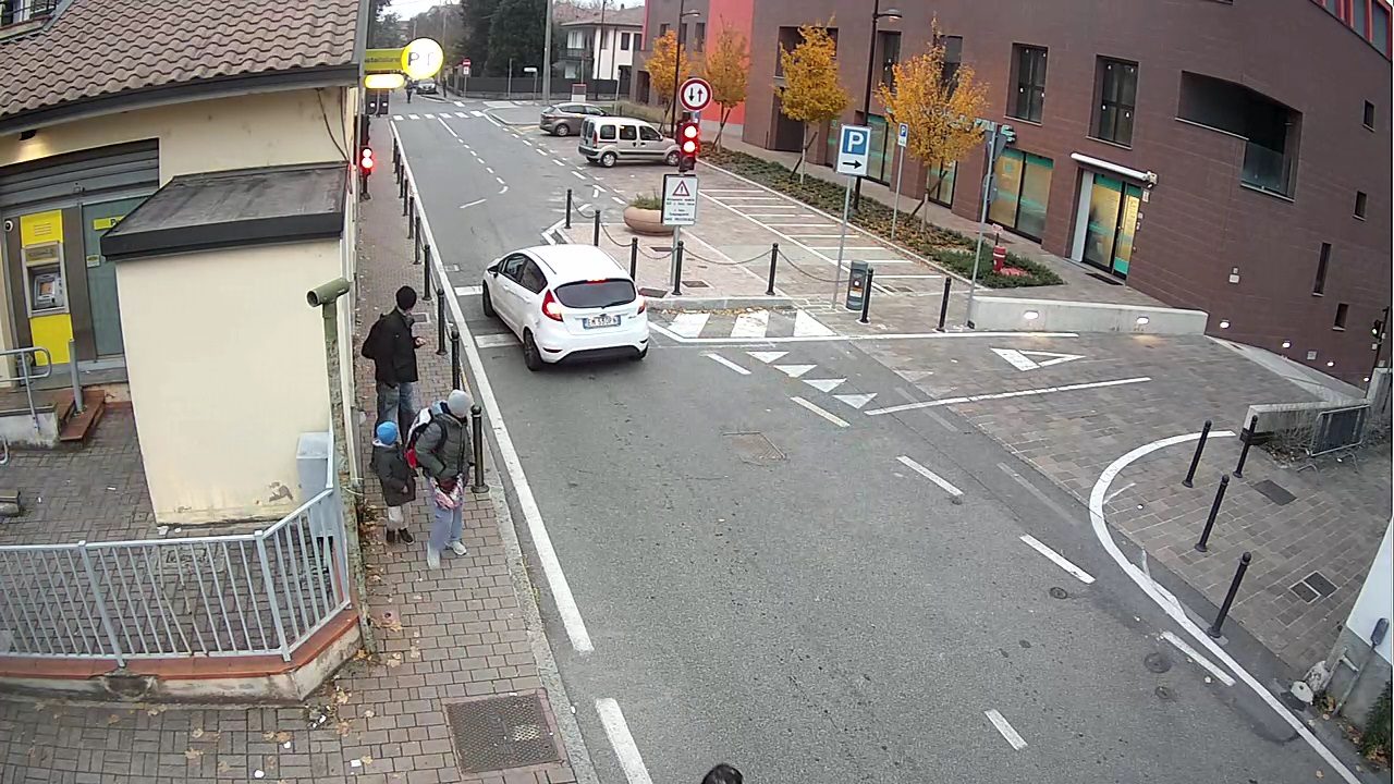 Abbatte il dissuasore con l’auto pagherà i danni