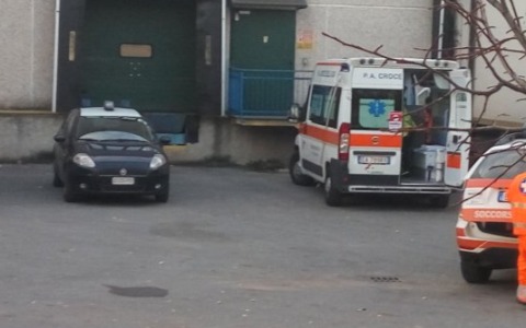 Infortunio sul lavoro a Cambiago  donna grave