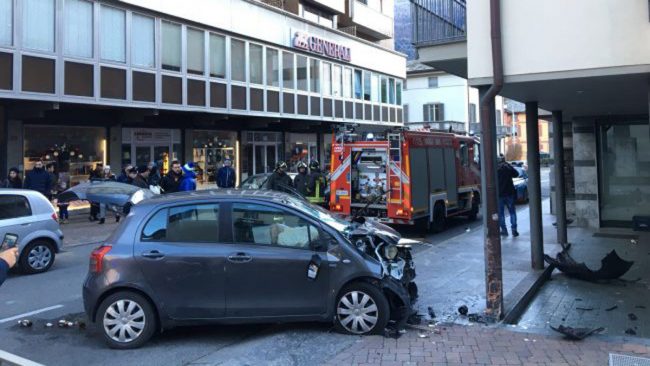 Terrorismo scongiurato per l’auto che ha sfondato il blocco dell’area pedonale