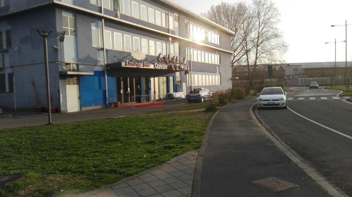 Buttafuori “maneschi” cacciano 19enne dal locale. E lui chiama la Polizia