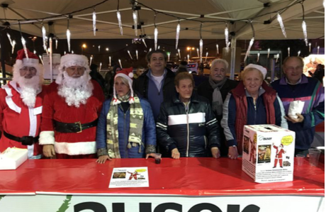 Auser Cinisello accende il Natale al centro commerciale Carosello