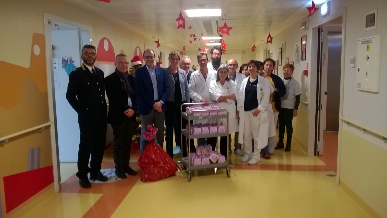OSPEDALE Il sindaco porta il Natale in Pediatria