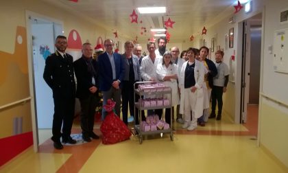 OSPEDALE Il sindaco porta il Natale in Pediatria