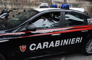 Carabinieri dallo scatto felino inseguono e arrestano un ladro