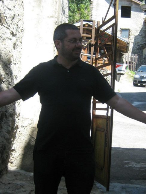 FINE VITA Don Luca Bosio insulta il parlamento